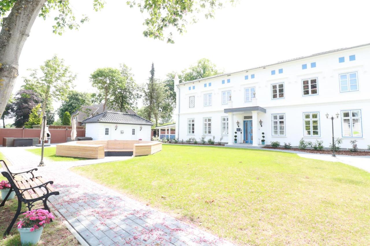Herrenhaus-henriettenhof *